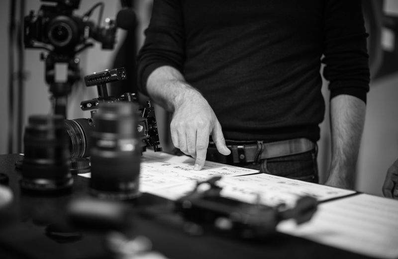 Une production éditoriale optimisée pour des interviews hebdomadaires